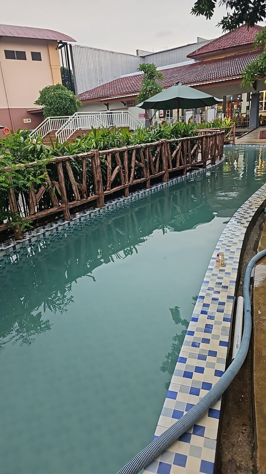 Perawatan Air Kolam Before