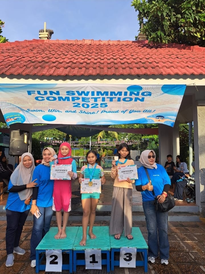 Kompetisi Renang Kelompok Umur